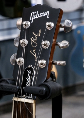 Gibson - Les Paul Standard 60's Faded - Cherry Sunburst 2